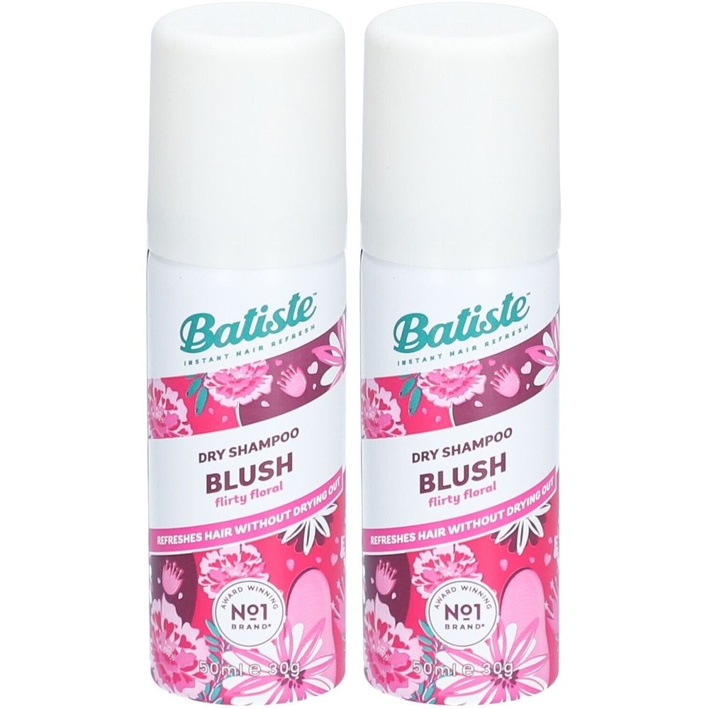 Zwei Sprühflaschen Trockenshampoo mit floralem Design. Aufschrift: Batiste, Blush, flirty floral. Nr. 1 Marke.