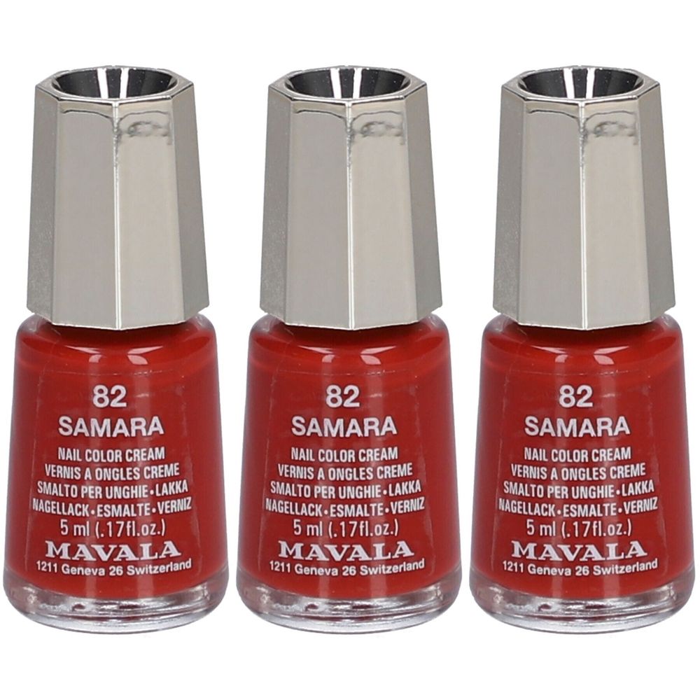 Trois flacons de vernis à ongles rouges. Inscription : 82 Samara, Nail Color Cream, Mavala. Bouchon argenté.