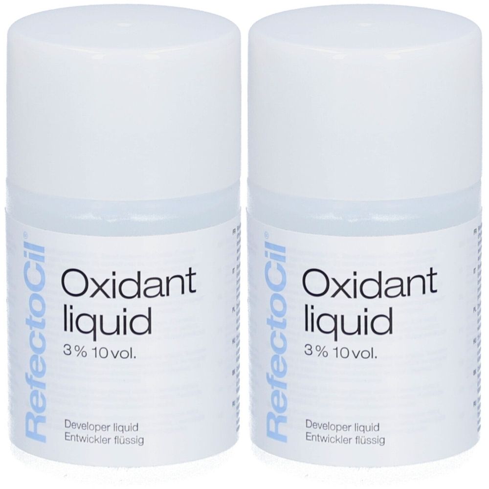 Deux flacons blancs avec l'étiquette "RefectoCil Oxidant liquid". Inscription : 3% 10 vol. Developer liquid.