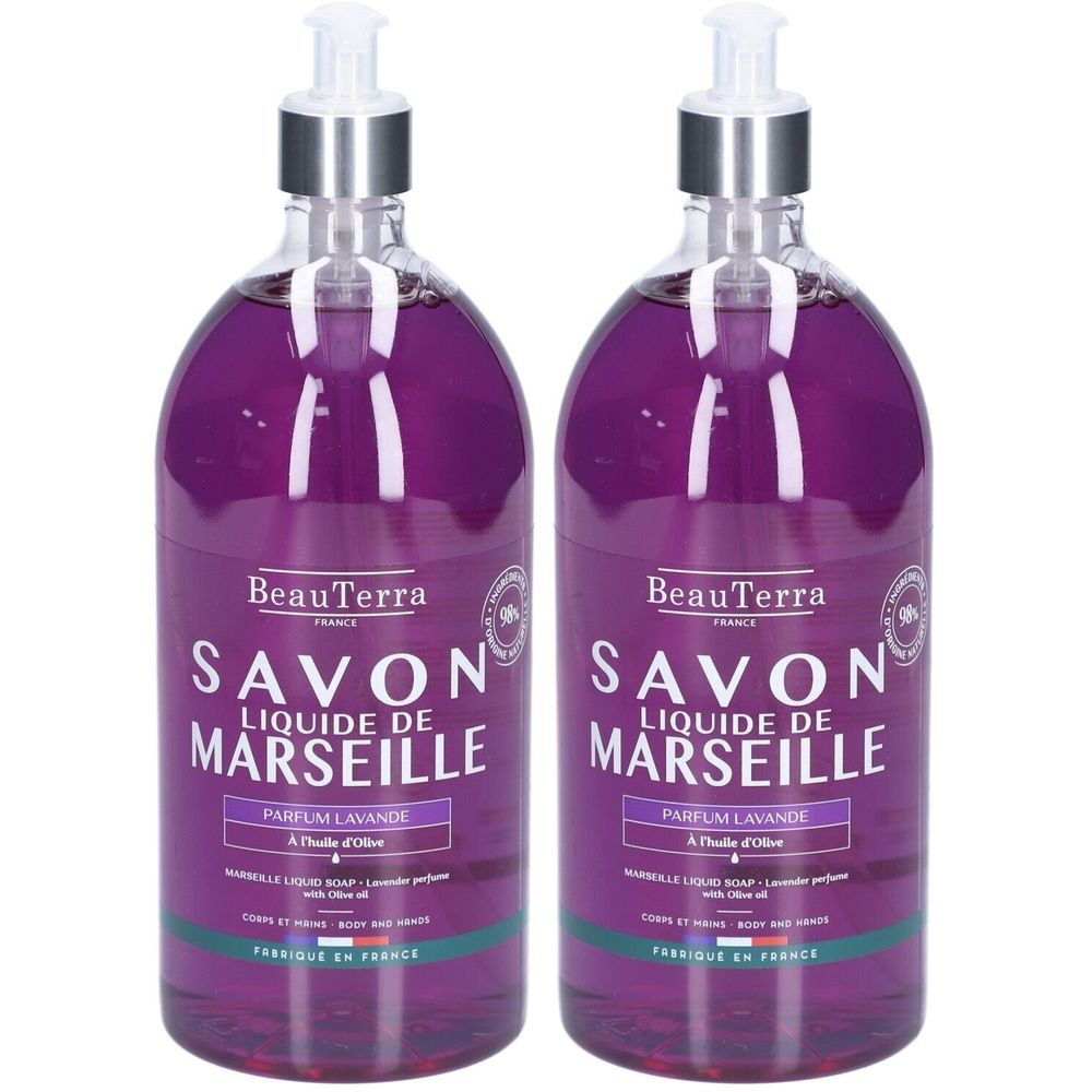 Deux flacons de savon liquide. Inscription: Savon Liquide de Marseille, Parfum Lavande. Avec distributeur.