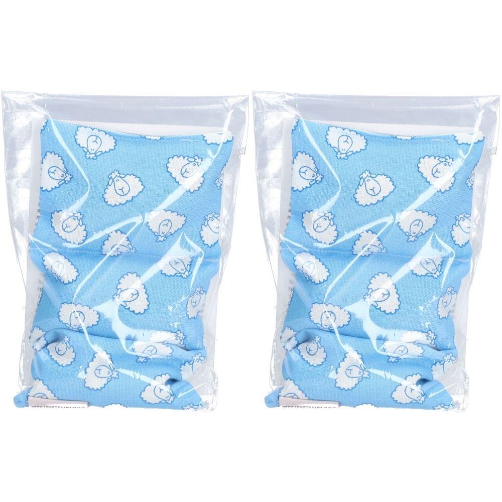 Zwei blaue Wärmekissen mit Schafmuster in transparenten Beuteln verpackt.
