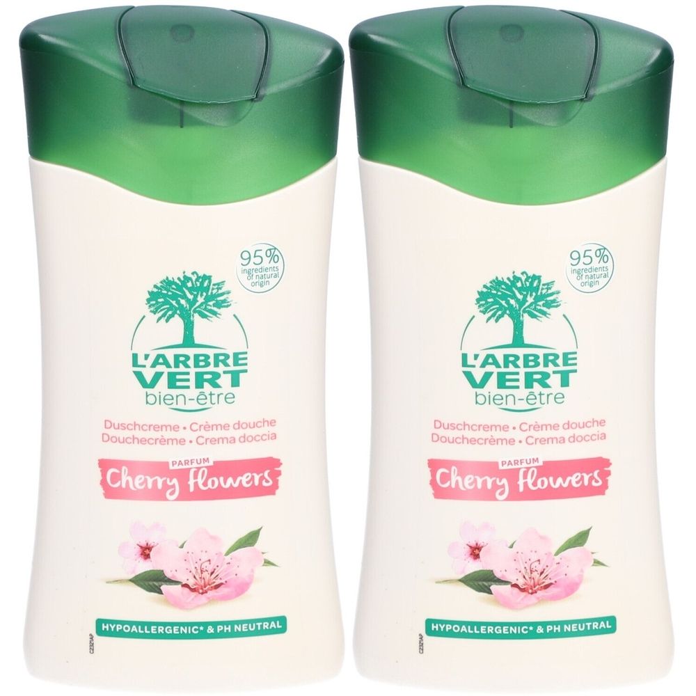 Deux flacons de crème de douche. Inscription : L'ARBRE VERT bien-être, Cherry Flowers. 95% d'ingrédients naturels. Hypoallergénique.
