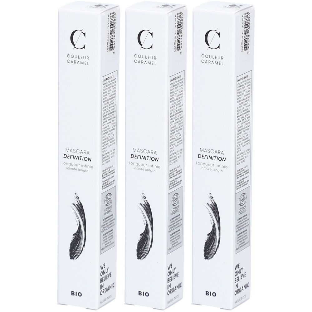 Trois boîtes de mascara. Emballage blanc avec texte noir. Marque COULEUR CARAMEL. Inscription: MASCARA DEFINITION, BIO.
