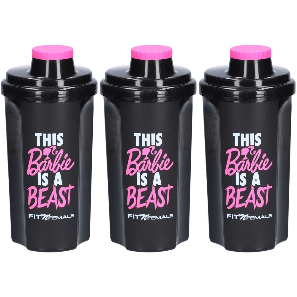 Drei schwarze Shaker mit pinkfarbenen Deckeln. Aufschrift: "THIS Barbie IS A BEAST" und "FIT'N'FEMALE".