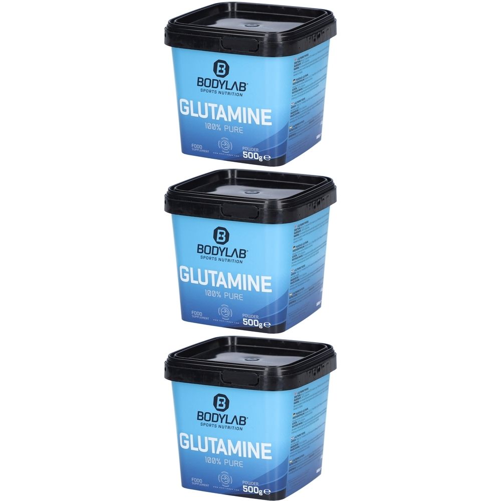 Drei blaue Behälter mit schwarzem Deckel. Aufschrift: BODYLAB GLUTAMINE 100% PURE. Gewicht: 500g.