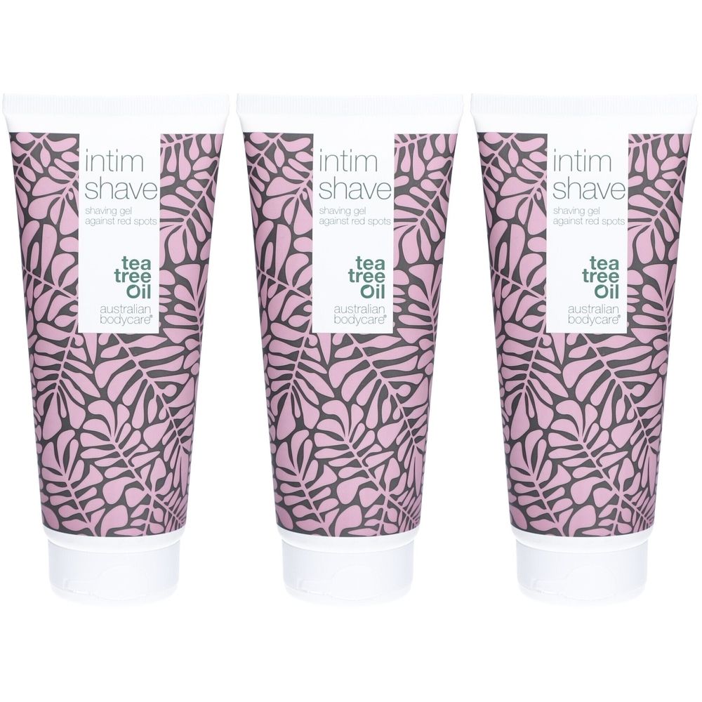 Drei Tuben Rasiergel. Aufschrift: Intim Shave, Tea Tree Oil. Rosa Muster auf den Tuben.