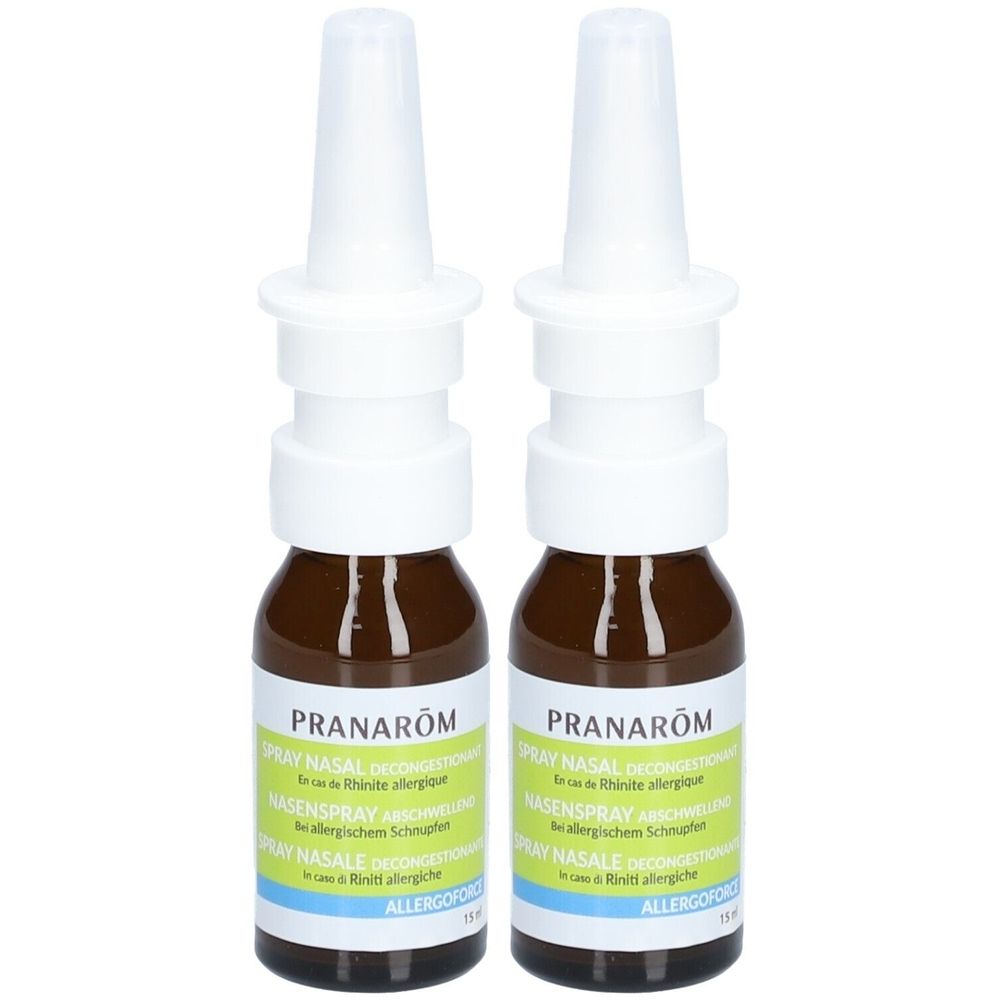 Zwei braune Flaschen mit weißen Sprühköpfen. Auf den Etiketten steht PRANAROM, Nasenspray, Allergoforce.