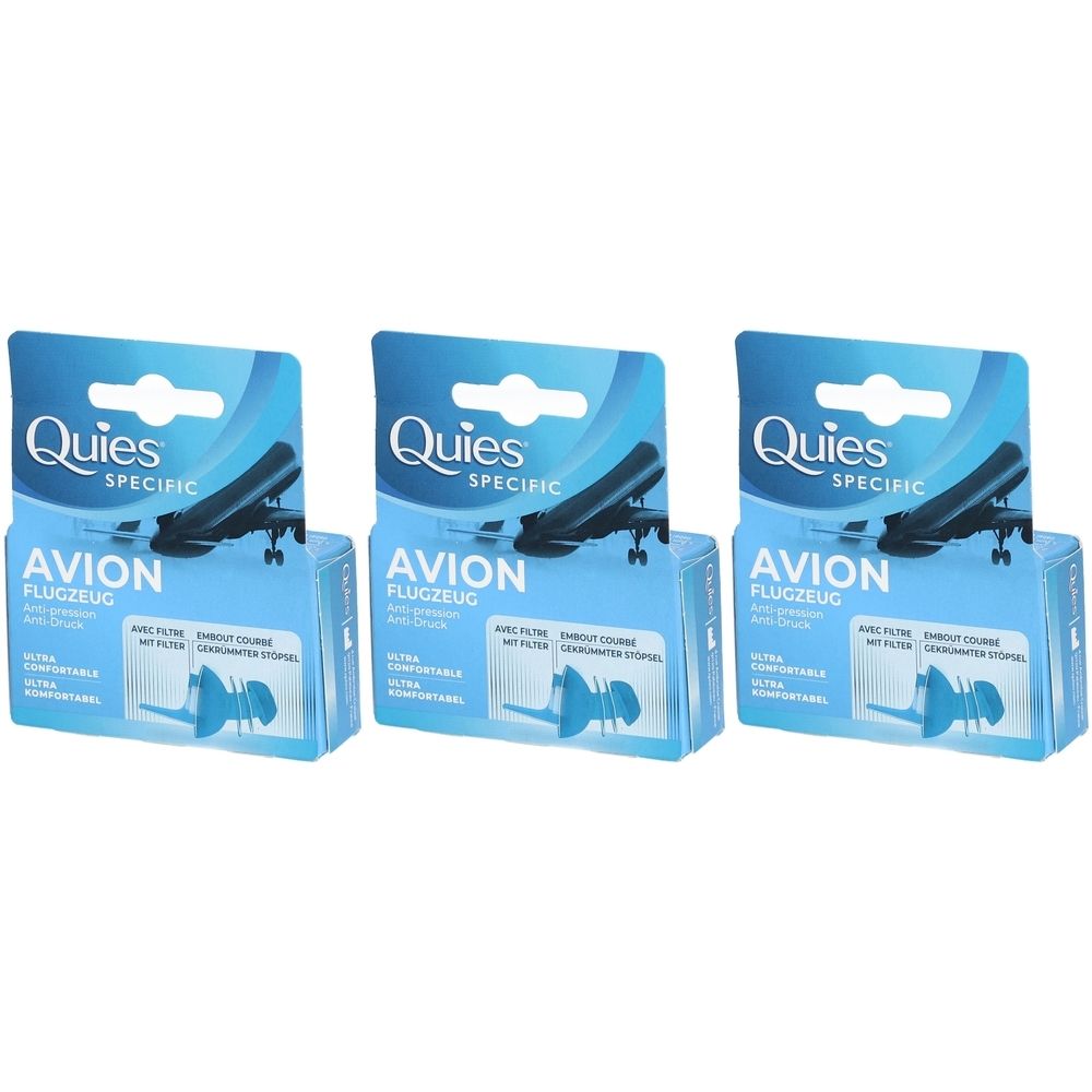 Drei Packungen mit Ohrstöpseln. Blaue Verpackung mit Produktnamen "Avion Flugzeug" und Marke "Quies".