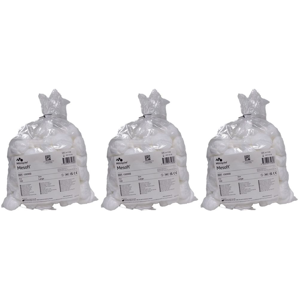 Drei Beutel mit weißen Wattepads. Auf den Beuteln ist das Logo und der Name "Mesoft" zu sehen, sowie Produktinformationen.