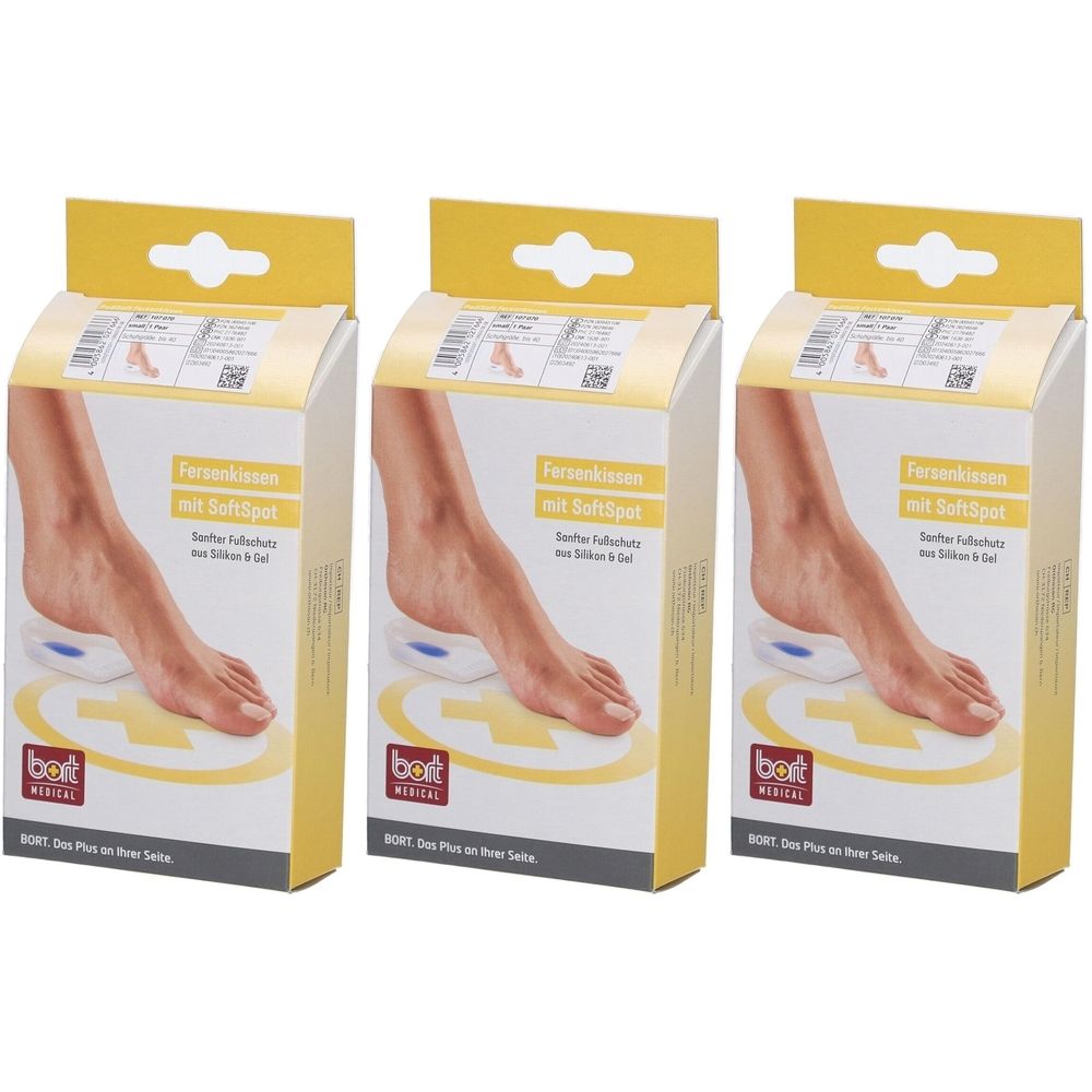 Trois boîtes de produit. Chaque boîte montre un pied sur un coussin blanc. Le nom de la marque est visible.