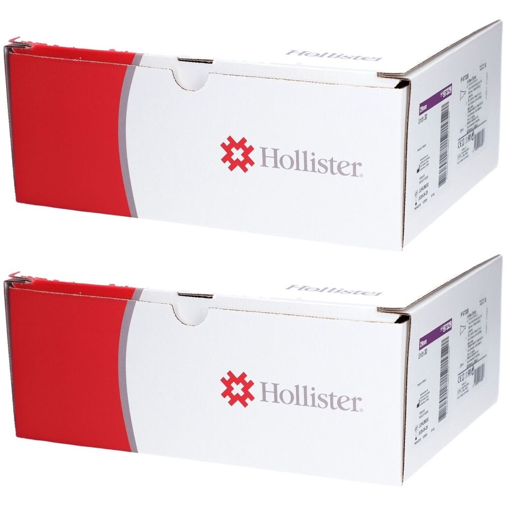 Zwei weiße Kartons mit roter Ecke und Logo. Aufschrift Hollister. Auf der Seite Produktinformationen.