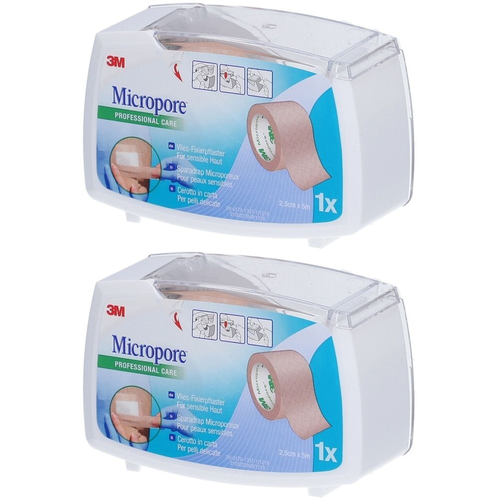 Zwei Packungen Pflaster. Marke 3M Micropore. Beige Rolle in transparentem Behälter. Aufschrift: Für sensible Haut.