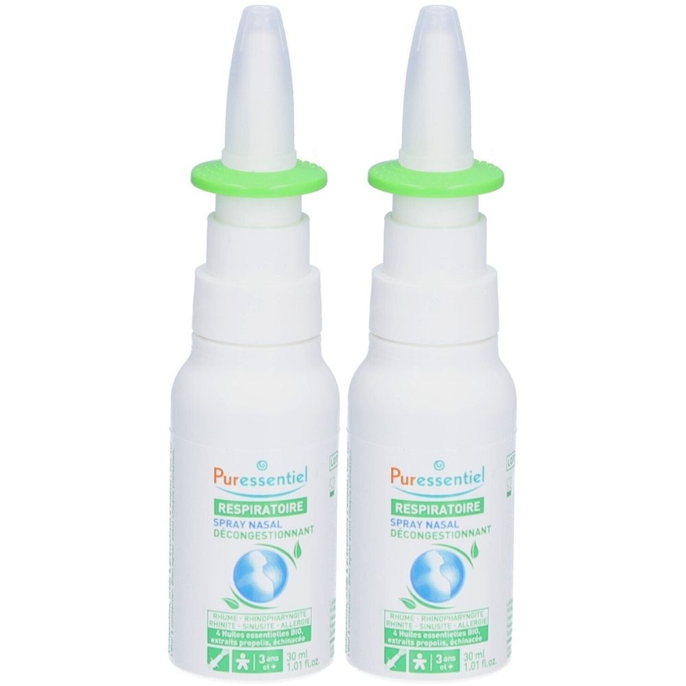Zwei weiße Nasensprays mit grünen Ringen und Sprühköpfen. Aufschrift: Puressentiel, Respiratoire, Spray Nasal Décongestionnant.