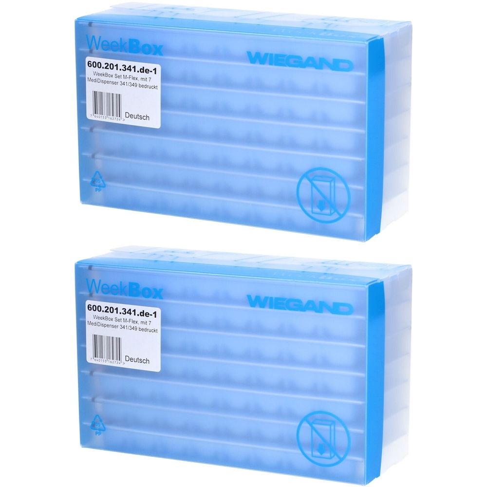 Zwei blaue WIEGAND Wochenpillenboxen. Jede Box hat ein Etikett mit Produktinformationen und Barcode. Aufschrift: WeekBox.