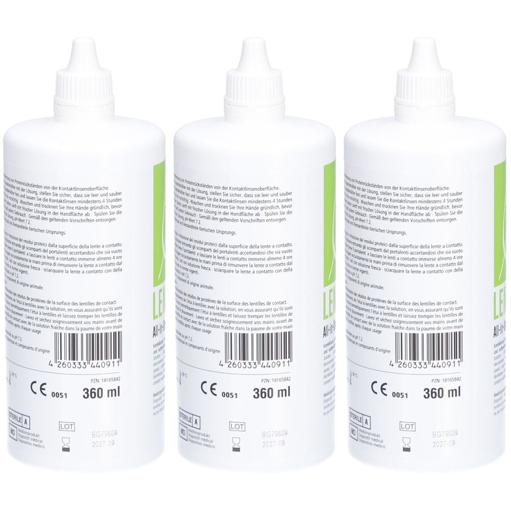 Drei weiße Flaschen mit Schraubverschluss. Aufschrift: Lensilux All-in-One, 360 ml. Mit CE-Kennzeichnung.