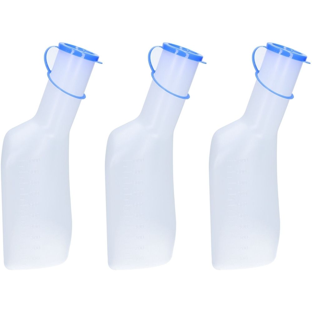 Drei Urinale für Männer mit Deckel. Hellblaues Plastik, zylindrische Form mit abgewinkeltem Hals. Blaue Deckel und Griffe.