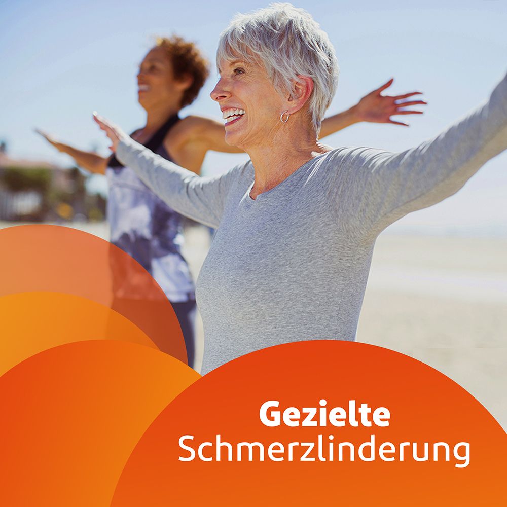Zwei Frauen am Strand. Text: Gezielte Schmerzlinderung.