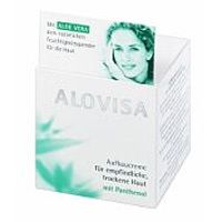 Crème Alovisa dans un emballage blanc. Inscription: Aloe Vera, pour peaux sensibles et sèches.