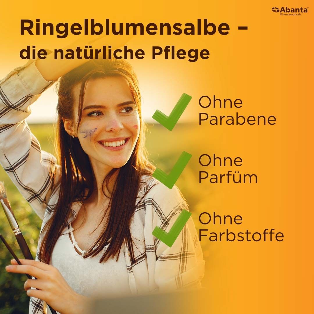 Junge Frau mit Farbe im Gesicht, Haken für 'Ohne Parabene', 'Ohne Parfum', 'Ohne Farbstoffe'.