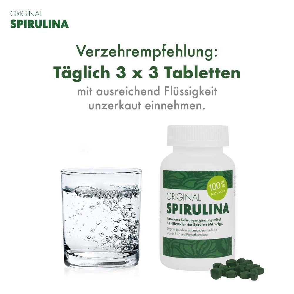 Verre d'eau, flacon et comprimés. Texte : Prendre 3 x 3 comprimés par jour sans mâcher. "ORIGINAL SPIRULINA".