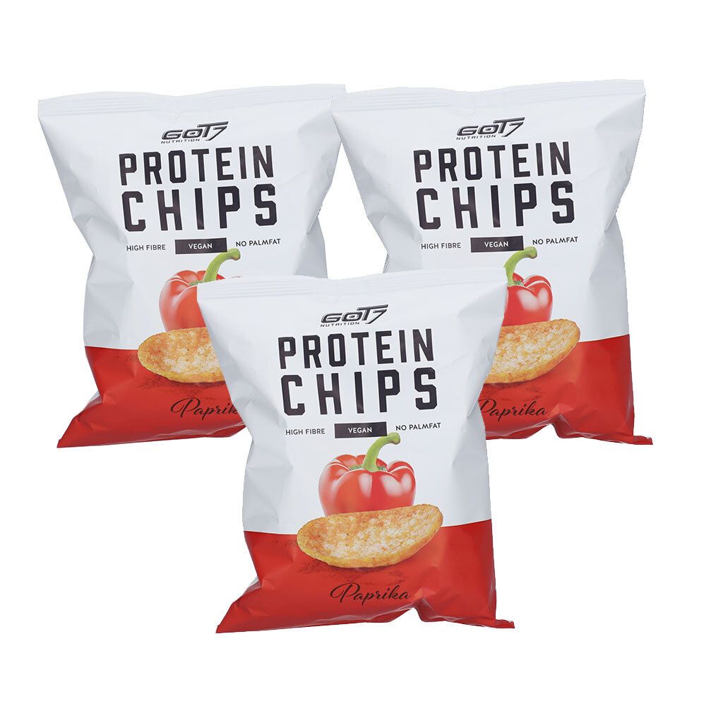 Drei Beutel GOT7 Protein Chips Paprika. Weiße Beutel mit rotem Boden. Aufdruck: Protein Chips, Paprika, vegan, High Fibre.