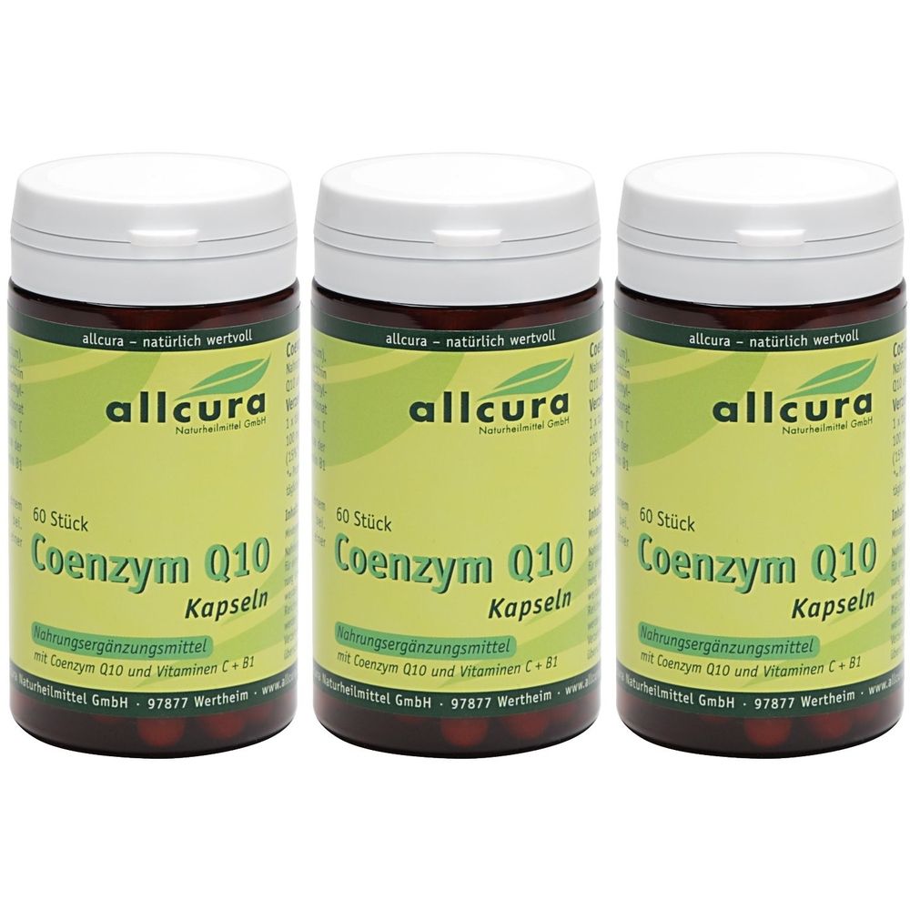 Trois flacons de pilules marron avec couvercles blancs. Inscription : allcura, Coenzyme Q10 Capsules. 60 pièces. Complément alimentaire.