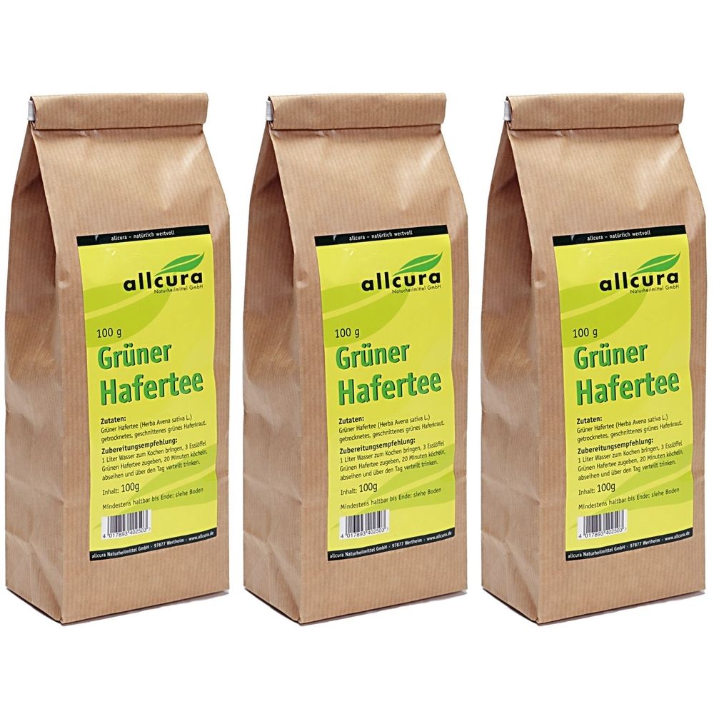 Drei Beutel allcura Grüner Hafertee. Braune Papierbeutel mit grünem Etikett. Aufschrift: 100 g, Grüner Hafertee, allcura.