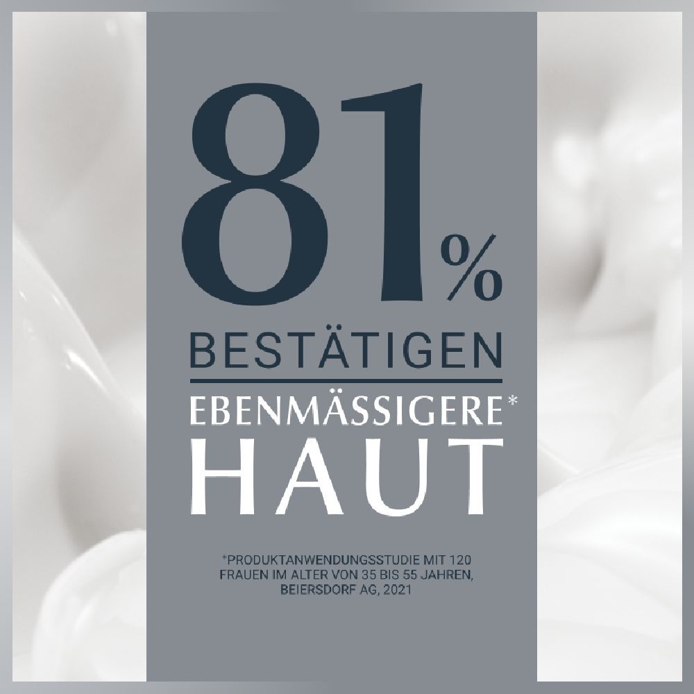 Text: 81% bestätigen ebenmäßigere Haut. Studie mit 120 Frauen.