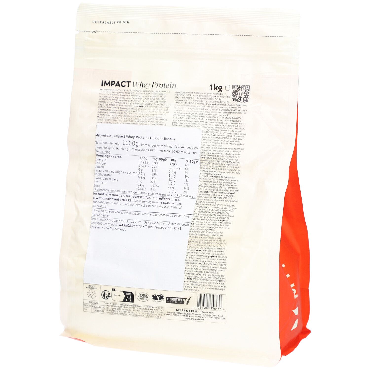 Dos du sachet de Myprotein Impact Whey Protein. Sachet blanc avec coin rouge. Texte et 1kg.