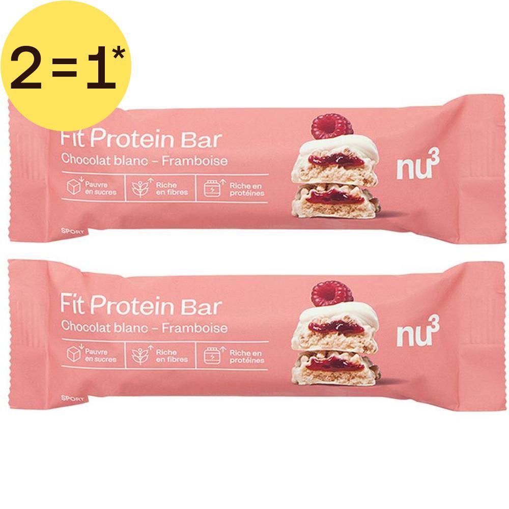Deux barres protéinées nu3 FIT saveur chocolat blanc-framboise, emballées individuellement, avec un autocollant "2=1".