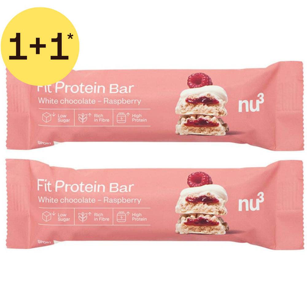 Zwei nu³ Fit Protein Riegel, weiße Schokolade - Himbeere. Niedriger Zuckergehalt, ballaststoffreich, hoher Proteingehalt.