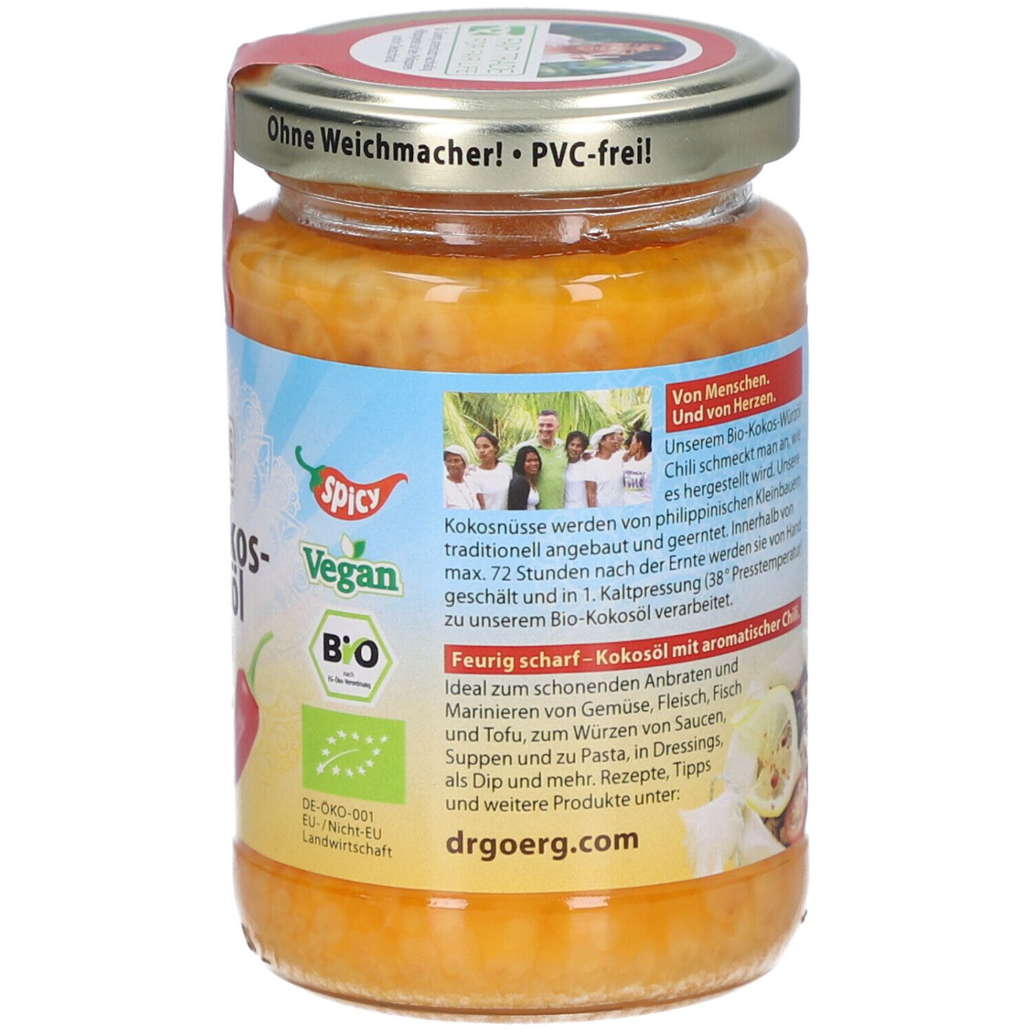 Rückseite des Glases mit Bio-Kokos-Würzöl Chili. Enthält Informationen zur Herstellung, Vegan- und Bio-Siegel. Abbildung von Personen.