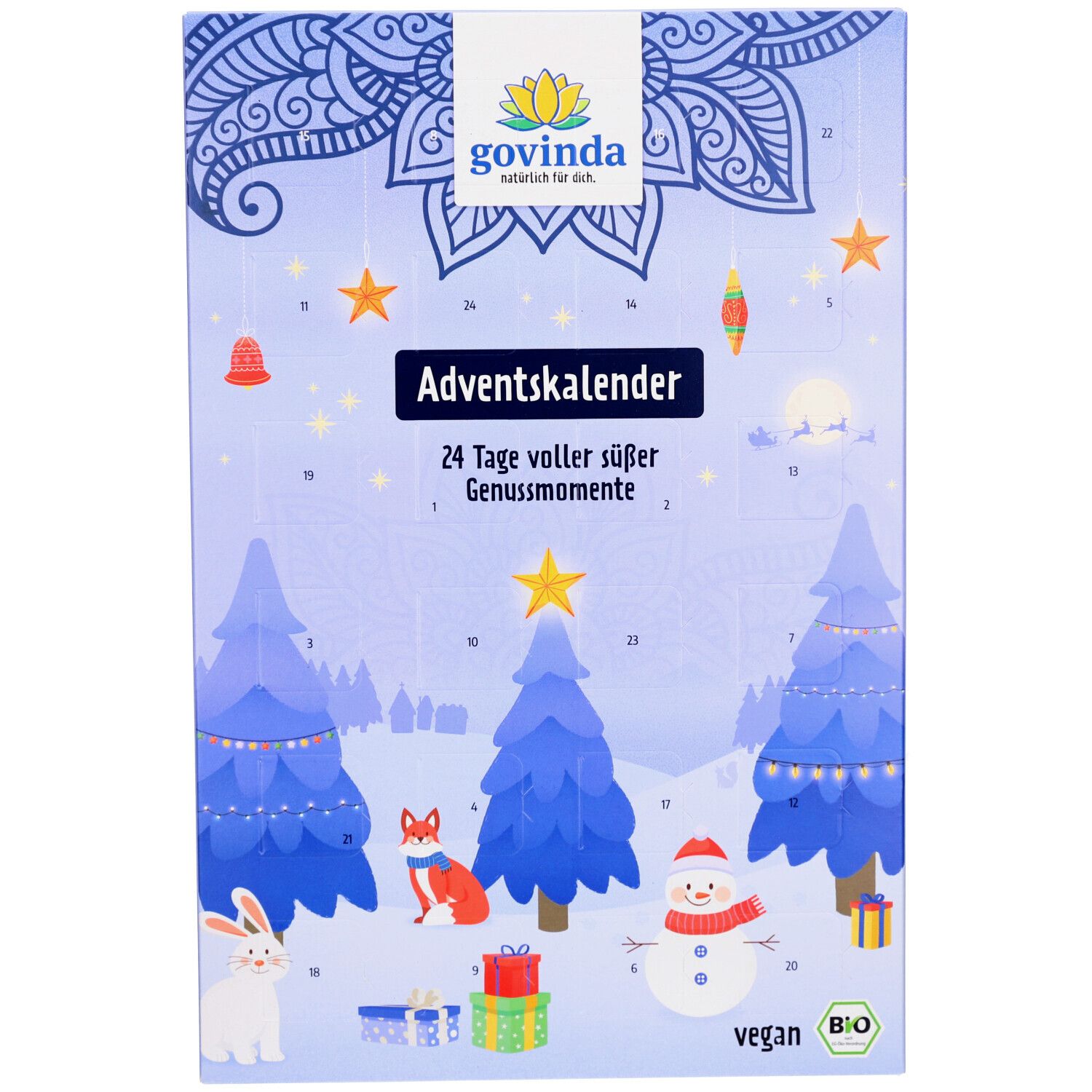 Calendrier de l'Avent bleu avec logo Govinda. Illustrations d'arbres, étoiles et personnages. Texte : Adventskalender, 24 Tage voller süßer Genussmomente.