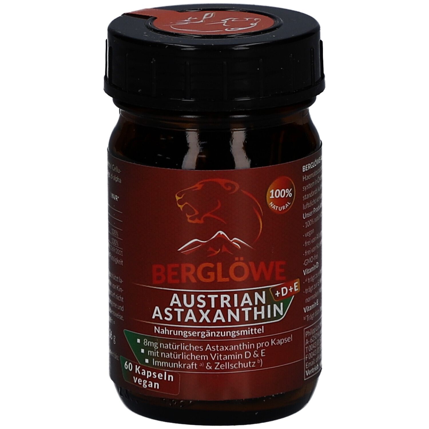 Braune Glasflasche mit schwarzem Deckel. Aufschrift: BERGLÖWE Austrian Astaxanthin + D+E. 60 Kapseln, vegan.