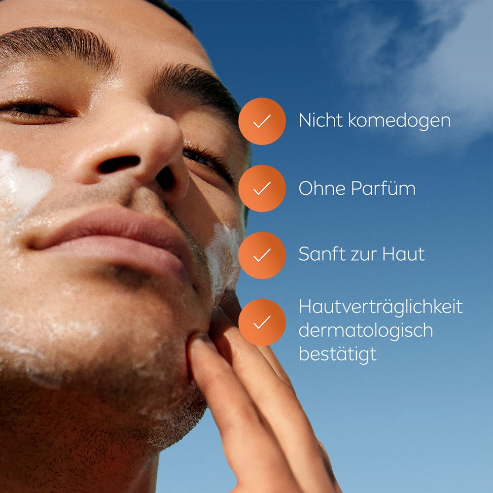 Rückseite der NIVEA DERMA SKIN CLEAR Waschgel Flasche. Zeigt Inhaltsstoffe und Anwendungshinweise. 150ml.