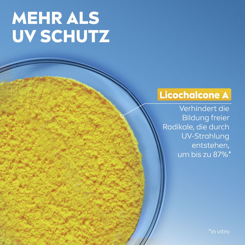 Substance jaune dans un bol. Licochalcone A. Empêche la formation de radicaux libres par les UV.