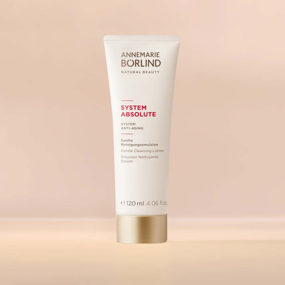 Tube blanc avec nom et désignation du produit. Fermeture dorée. 120 ml.