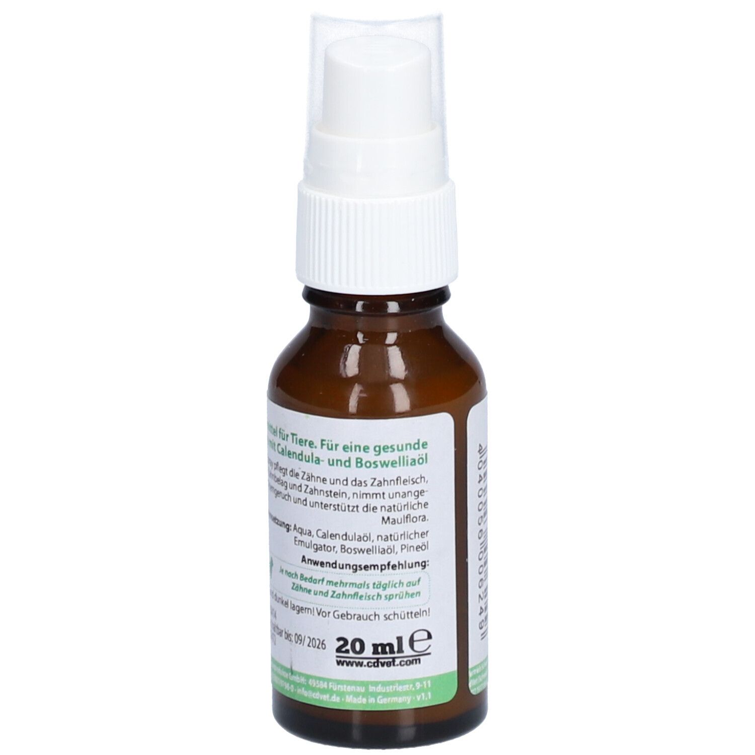 Braune Glasflasche mit weißem Sprühkopf. Rückseite mit Text. "dentaVet SPRAY" und "20 ml" sind sichtbar. Text über Inhaltsstoffe und Anwendung.