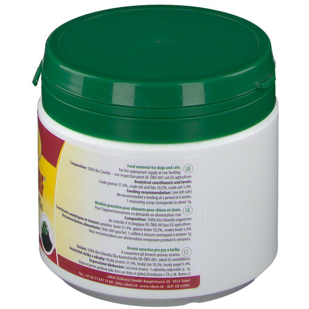 Weißer Behälter mit grünem Deckel. Rückseite mit Text in mehreren Sprachen. Enthält Informationen zu Inhaltsstoffen und Fütterung.