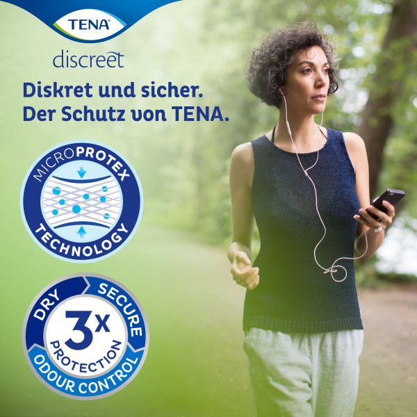 TENA discreet. Femme faisant du jogging avec écouteurs et smartphone. Logo MicroProtex et protection 3x.