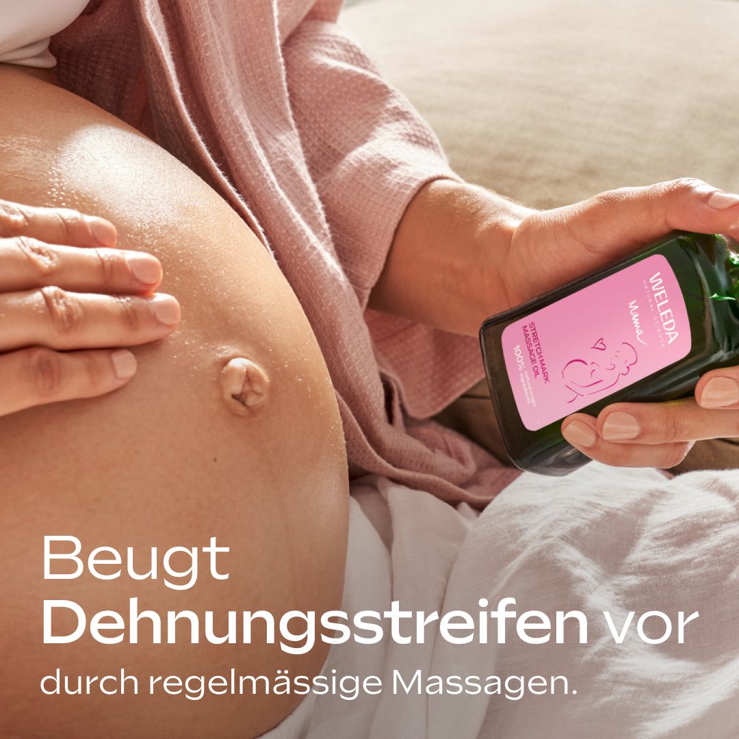 Schwangere Frau berührt ihren Bauch. Text: Beugt Dehnungsstreifen vor durch regelmäßige Massagen.