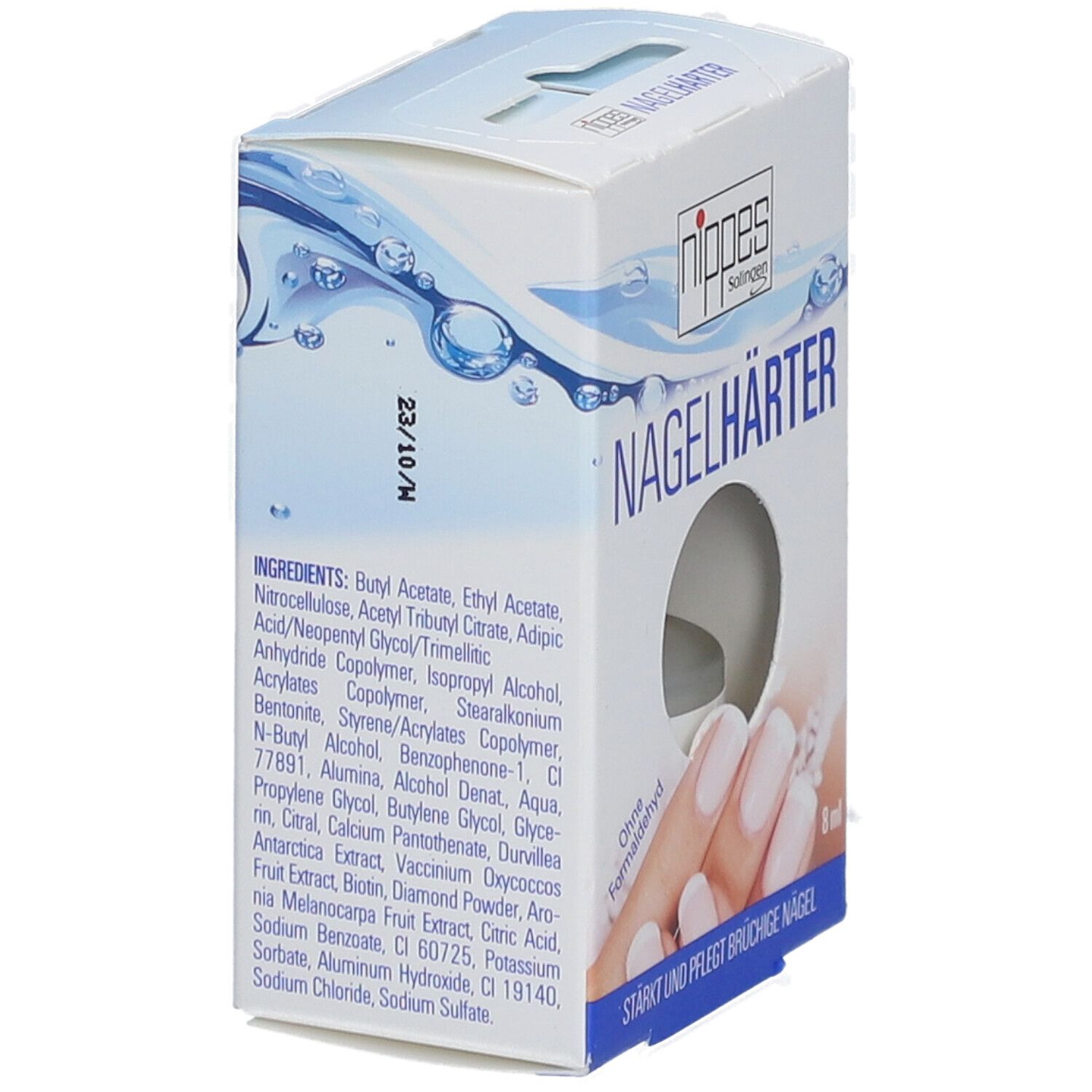 Karton mit Nagelhärter. Zutatenliste aufgedruckt. Sichtfenster zeigt Flasche. Text: Nagelhärter, Ohne Formaldehyd. Abbildung: lackierte Nägel.