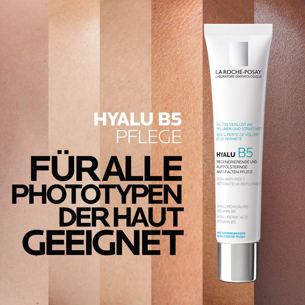 Tube blanc avec texte bleu. Texte : Convient à tous les phototypes de peau. Produit à côté d'échantillons de teintes.