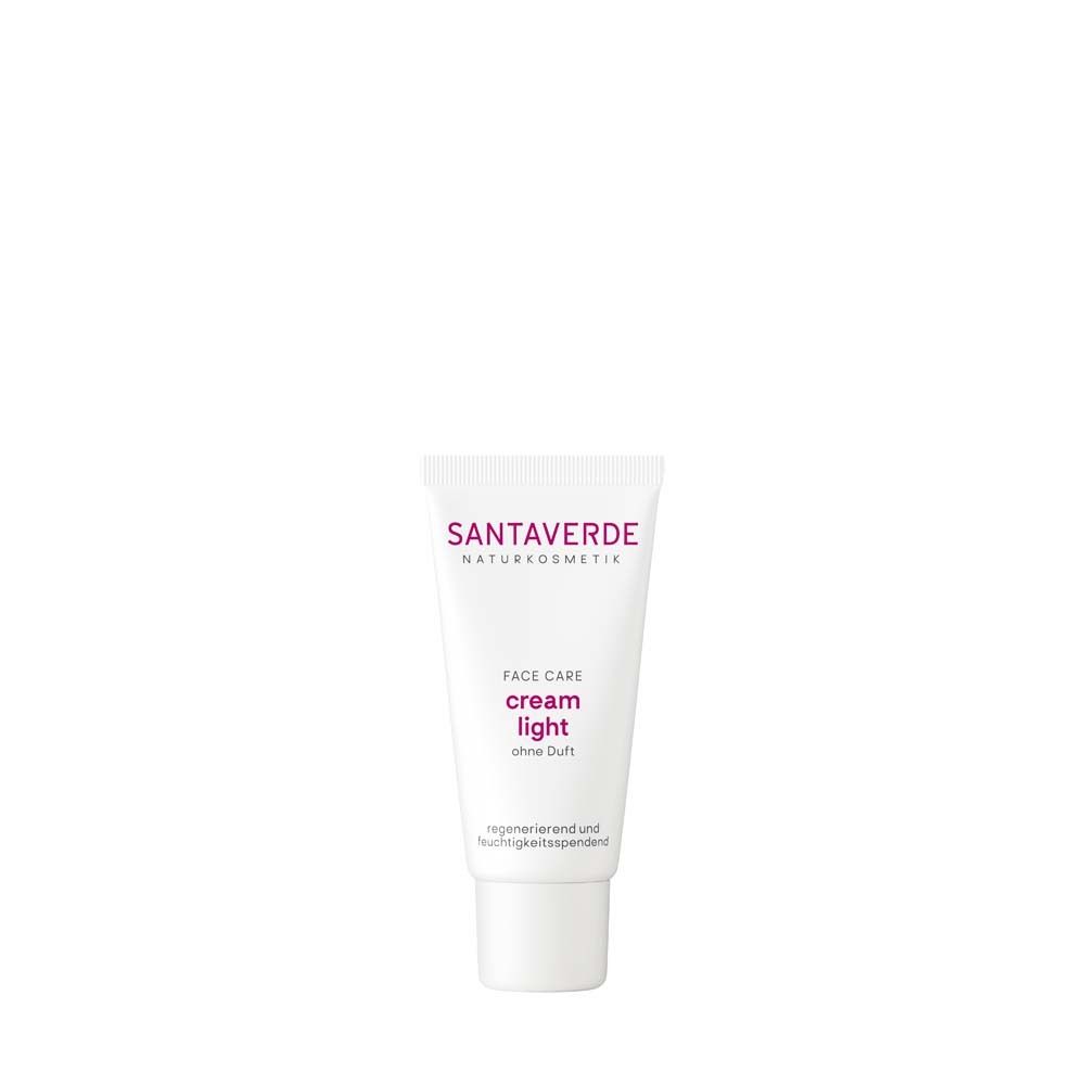 Tube blanche avec logo SANTAVERDE et nom du produit. Soin visage crème light sans parfum.