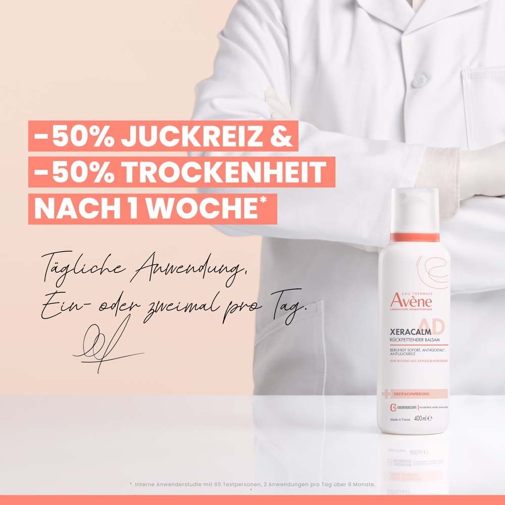 Produit en flacon blanc avec pompe. Texte: -50% de démangeaisons et -50% de sécheresse après 1 semaine. Application quotidienne.