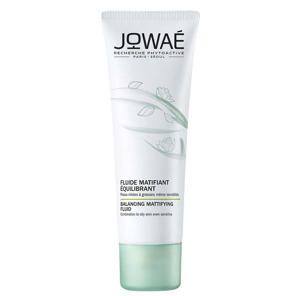 Weiß-grüne Tube mit Produkttexten. Oben: JOWAE Logo. Darunter: FLUIDE MATIFIANT ÉQUILIBRANT. Balancing Mattifying Fluid.