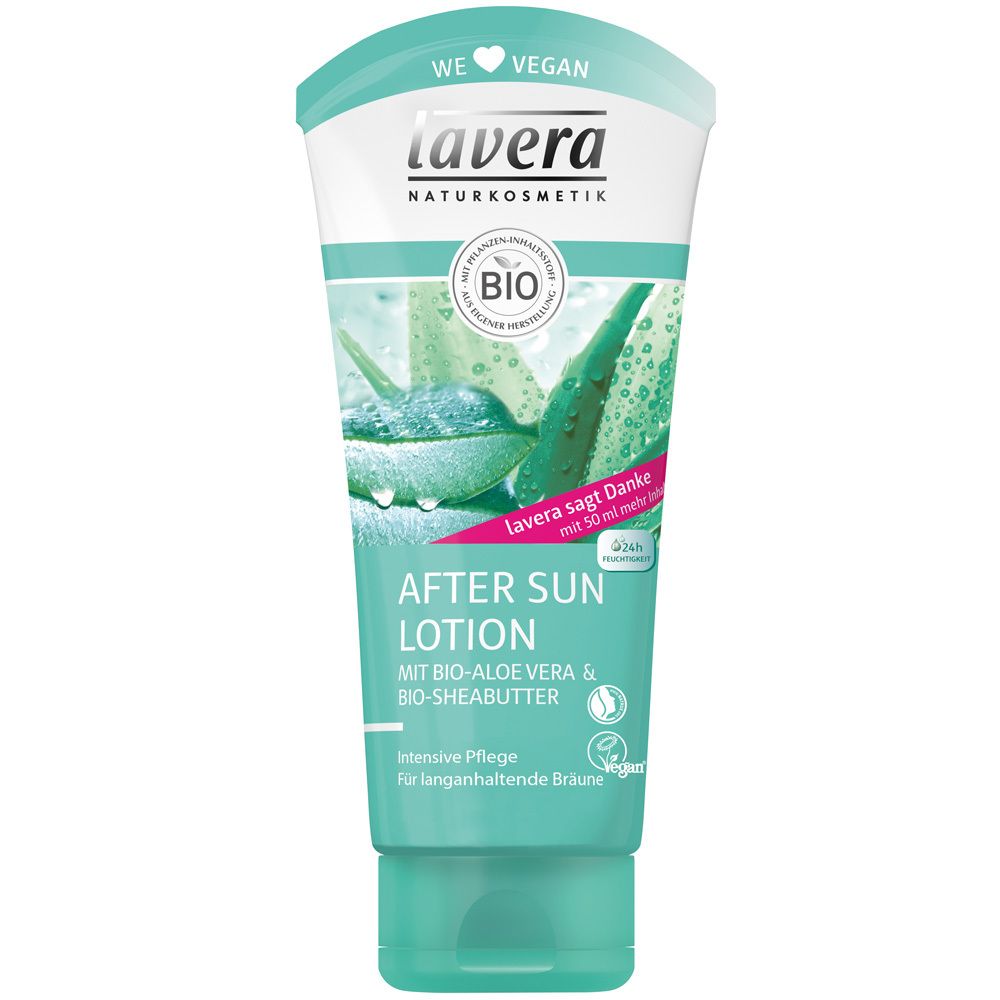 Tube de lotion après-soleil. Design turquoise et blanc. Logo "lavera". Label "BIO". Image d'aloe vera. Texte : "After Sun Lotion".