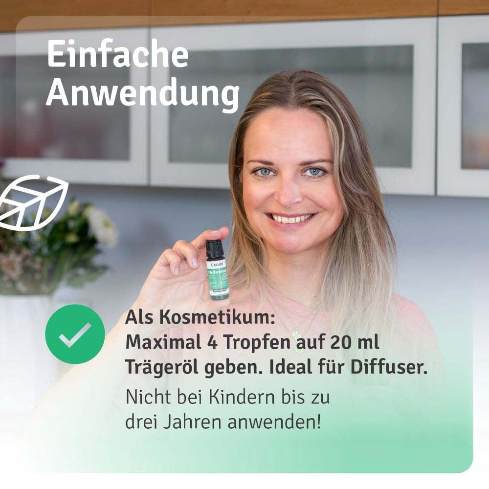 Femme tenant un petit flacon. Texte : En cosmétique : 4 gouttes sur 20 ml d'huile de support. Pas pour enfants de moins de 3 ans.
