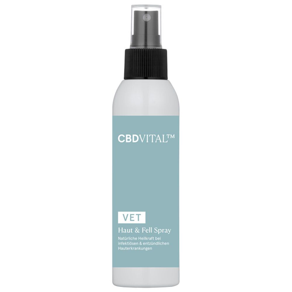 Sprühflasche mit schwarzem Sprühkopf. Aufschrift: CBDVITAL, VET, Haut & Fell Spray.