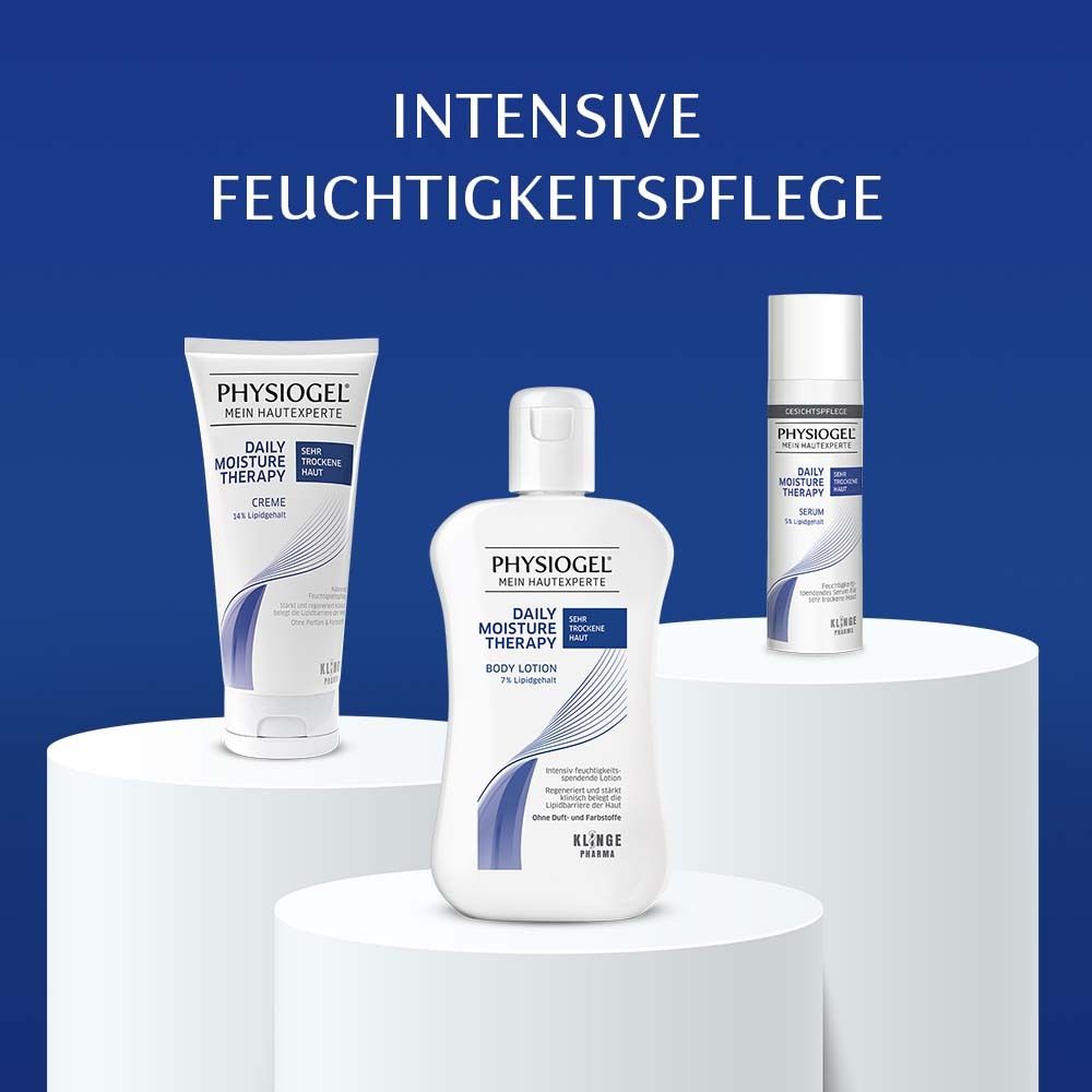 Trois produits : crème, Body Lotion et sérum PHYSIOGEL®. Flacons blancs sur socles.